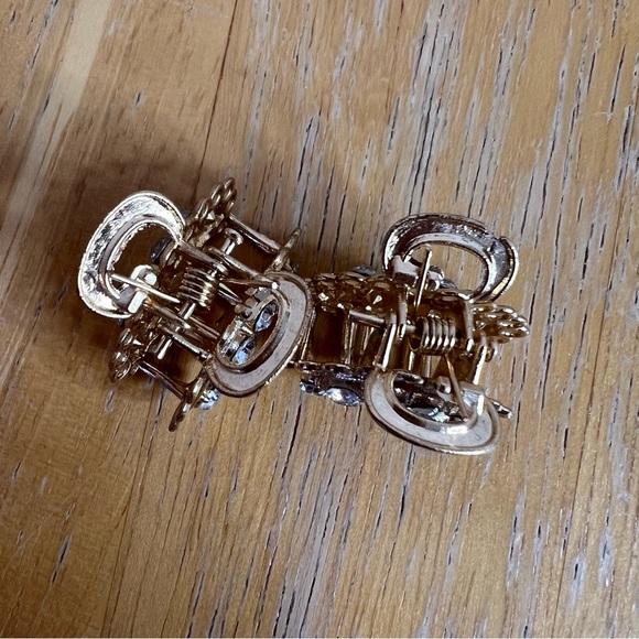 Small Butterfly Hair Clips - Picture 4 of 6